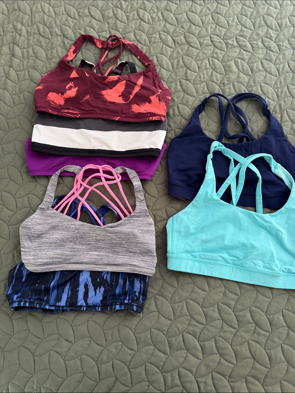 Lot of Lululemon sports bras - Picture 9 of 9